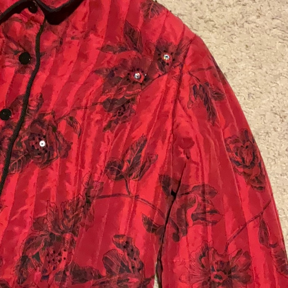 Light  button up jacket - Picture 3 of 8